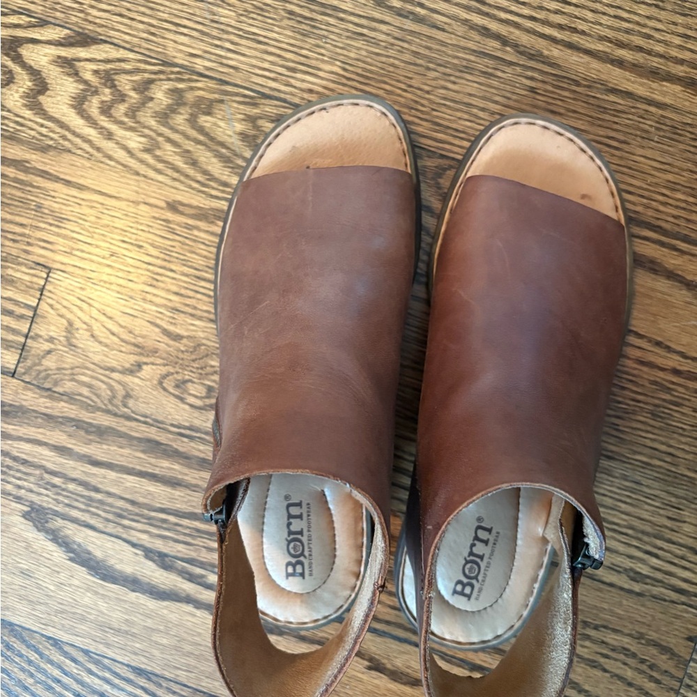 Born Tan Leather Open-Toe Sandals size 7 barely worn